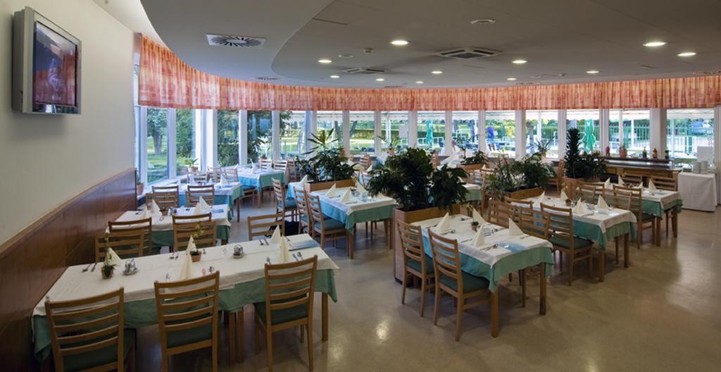 Hotel Termal - Terme 3000 - Sava Hotels & Resorts モラフスケ・トプリツェ エクステリア 写真
