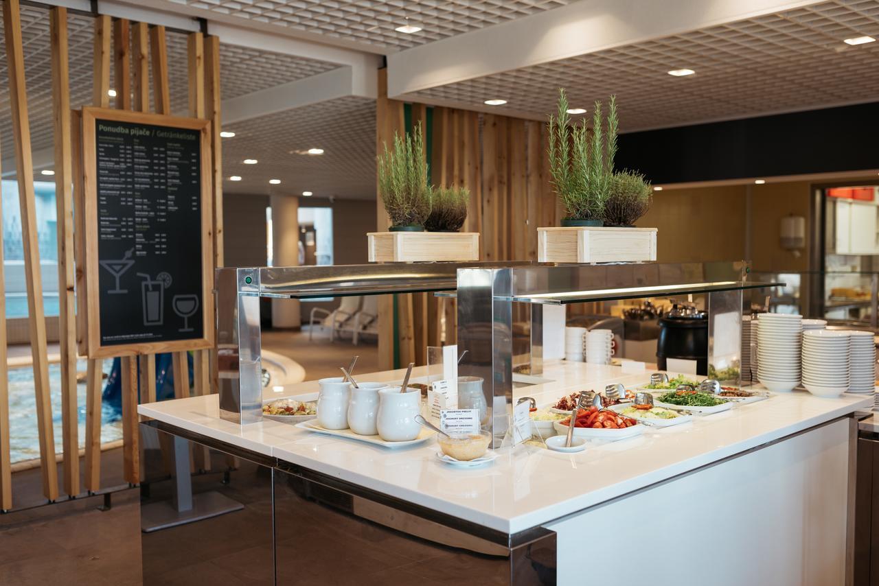 Hotel Termal - Terme 3000 - Sava Hotels & Resorts モラフスケ・トプリツェ エクステリア 写真